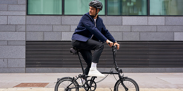 Vélo pliant compact pour transport urbain