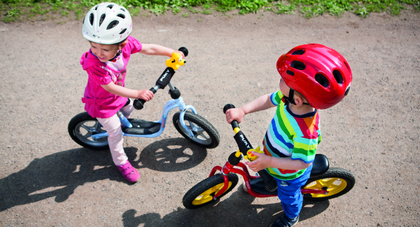 Faire pédaler les enfants : le Tire-Vélo – une famille à vélo