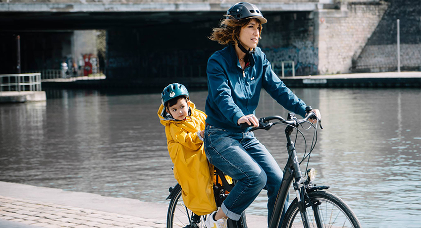 Equipements et vêtements cycliste contre la pluie à vélo
